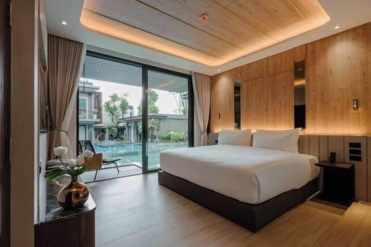 1 bedroom, free minibar, in-room safe, individually decorated
