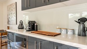Unclassified image, 4 of 21, button - Earimil Villas - Villa 2 (Mount Eliza)