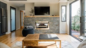 Unclassified image, 3 of 21, button - Earimil Villas - Villa 2 (Mount Eliza)