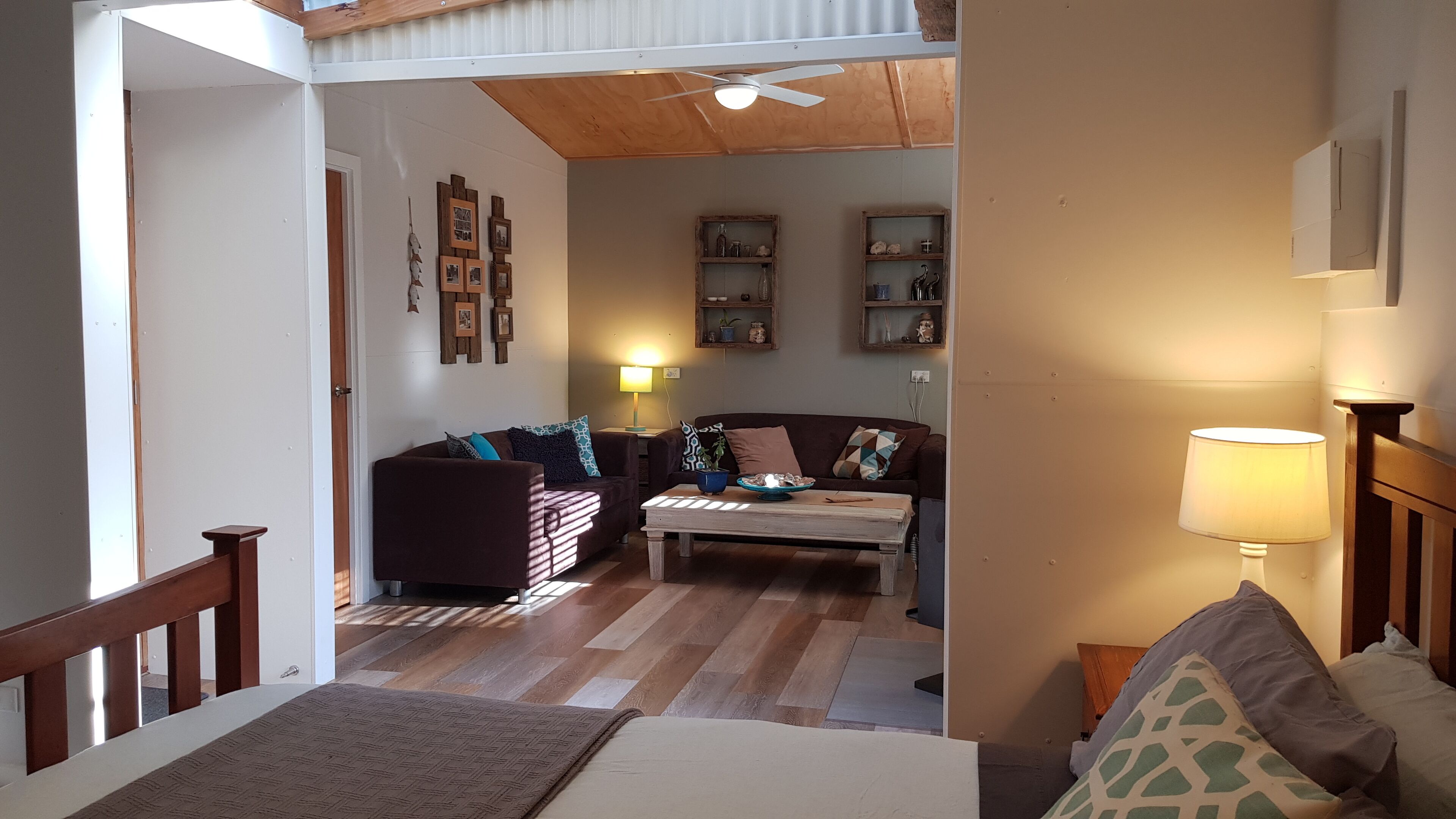 1 室のベッドルーム、WiFi (無料)、ベッドシーツ