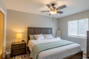 2 bedrooms, iron/ironing board, free WiFi, bed sheets