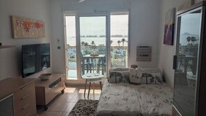 1 bedroom, desk, iron/ironing board, free WiFi