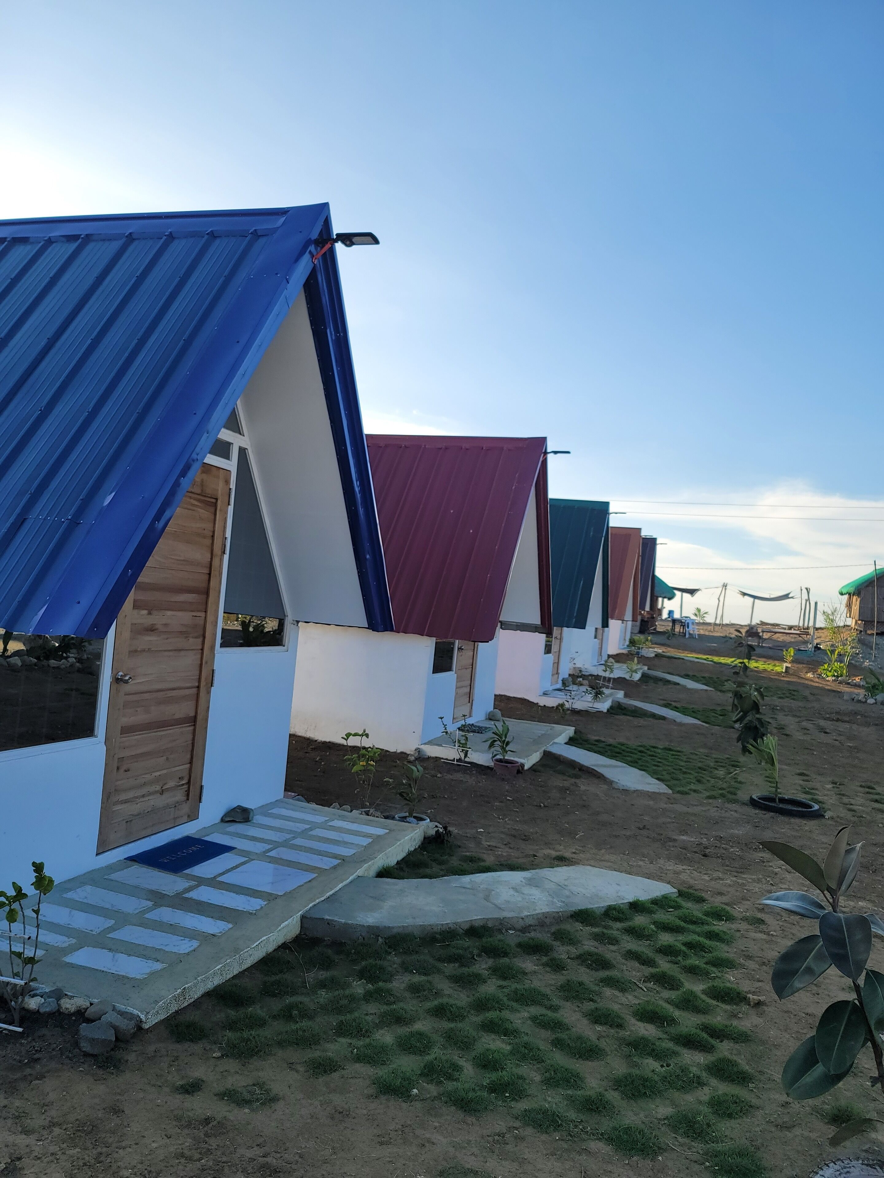 Vista frontal de la propiedad