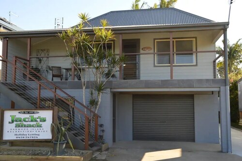 Waterfront 3bedroom home on Harwood Island