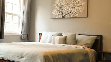 2 bedrooms, desk, iron/ironing board, free WiFi