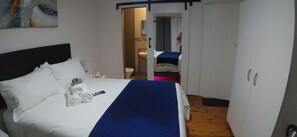 1 bedroom, WiFi - 10 minutes to the airport. 10 minutes to the casino. Get pampered. (Germiston)