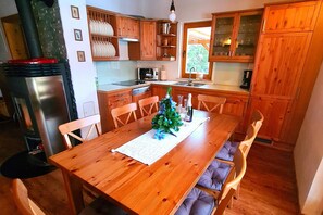 House - Forester s Hut With Whirlpool Sauna (Hrastnik)