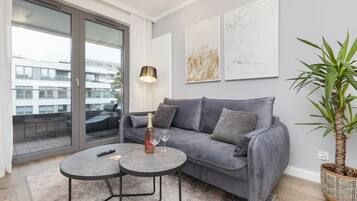 Apartment, 1 Bedroom, Balcony | Living room