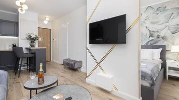 Apartment, 1 Bedroom, Balcony | Living room