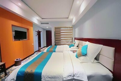 Jindu Crown Hotel (Bijie Experimental Senior High School Branch)