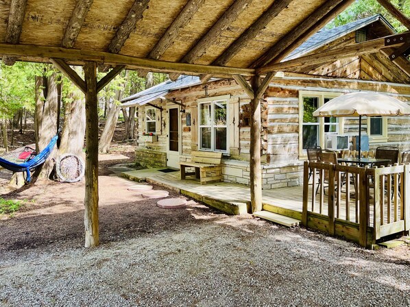 Outdoor dining - Northwind Cottage #3, Cozy cabin in the woods, 1 block from the Bay. (Ephraim)