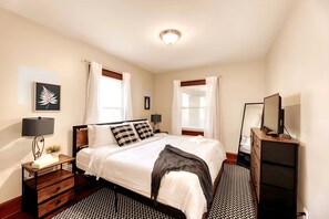 2 bedrooms, iron/ironing board, free WiFi, bed sheets