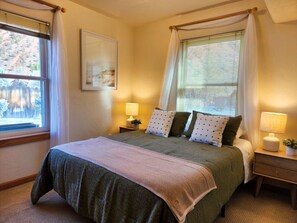 5 chambres, fer et planche à repasser, lit parapluie, Wi-Fi