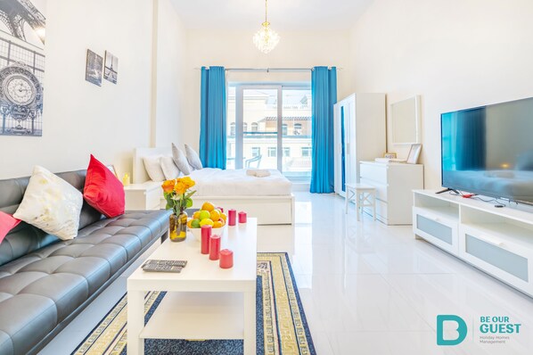 Deluxe Studio | Soundproofing, iron/ironing board - MK Residence By Be Our Guest (Dubai)