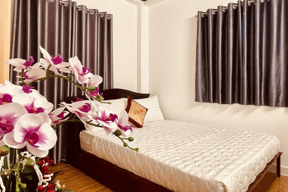 1 bedroom, blackout curtains, soundproofing, free WiFi