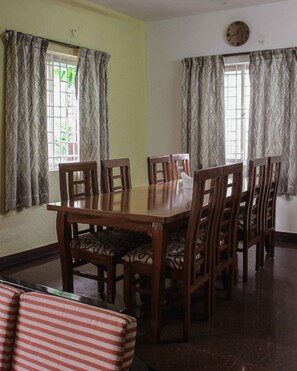 Free daily local cuisine breakfast - Catalyst Suites (Bengaluru)