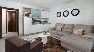 Exclusive Apartment A4 | Eigene Küche | Kühlschrank, Mikrowelle, Herdplatte, Geschirrspüler