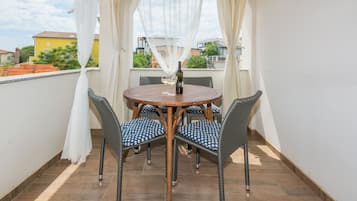 Klassiek appartement | Terras