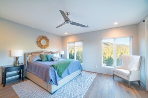 4 habitaciones, escritorio, tabla de planchar con plancha y wifi 