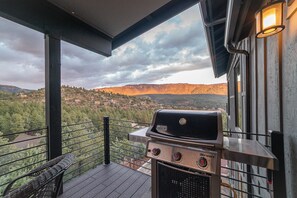 Property grounds - VIEWS! Custom Modern Mountain Home with Breathtaking Views! (Pine)