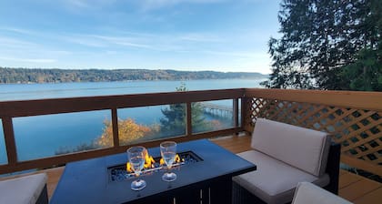 Luxe Waterfront Haven – Private Beach, Game Room & Breathtaking Views