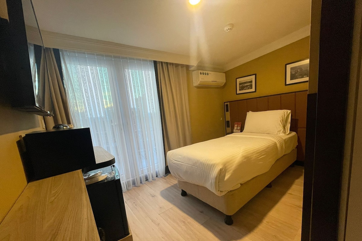 Minibar, in-room safe, blackout curtains, iron/ironing board