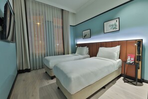 舒適雙床房 | 迷你吧、客房內保險箱、遮光布/窗簾、熨斗/熨衣板