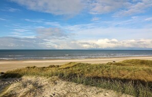 Beach nearby, fishing - Stunning home in Løkken with kitchen (Løkken)