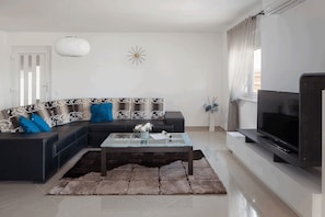 Family Apartment A1 | Coin séjour