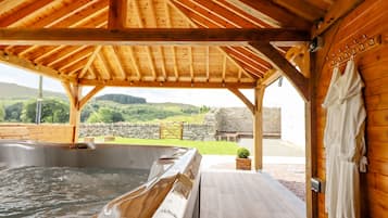 Cottage | Property grounds