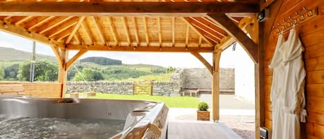 Cottage | Property grounds