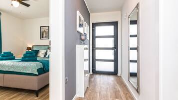 Familienvilla | 3 Schlafzimmer, Reisekinderbett, kostenloses WLAN, Bettwäsche