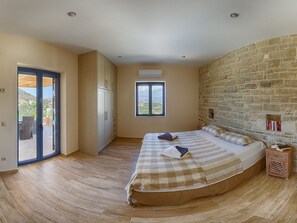 2 عدّة غرف نوم وسرير سفر وواي فاي مجانًا وملاءات أسرّة