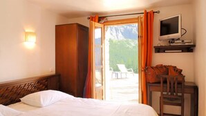 Egyptian cotton sheets, premium bedding, Select Comfort beds - CHALET COLINN (Tignes)