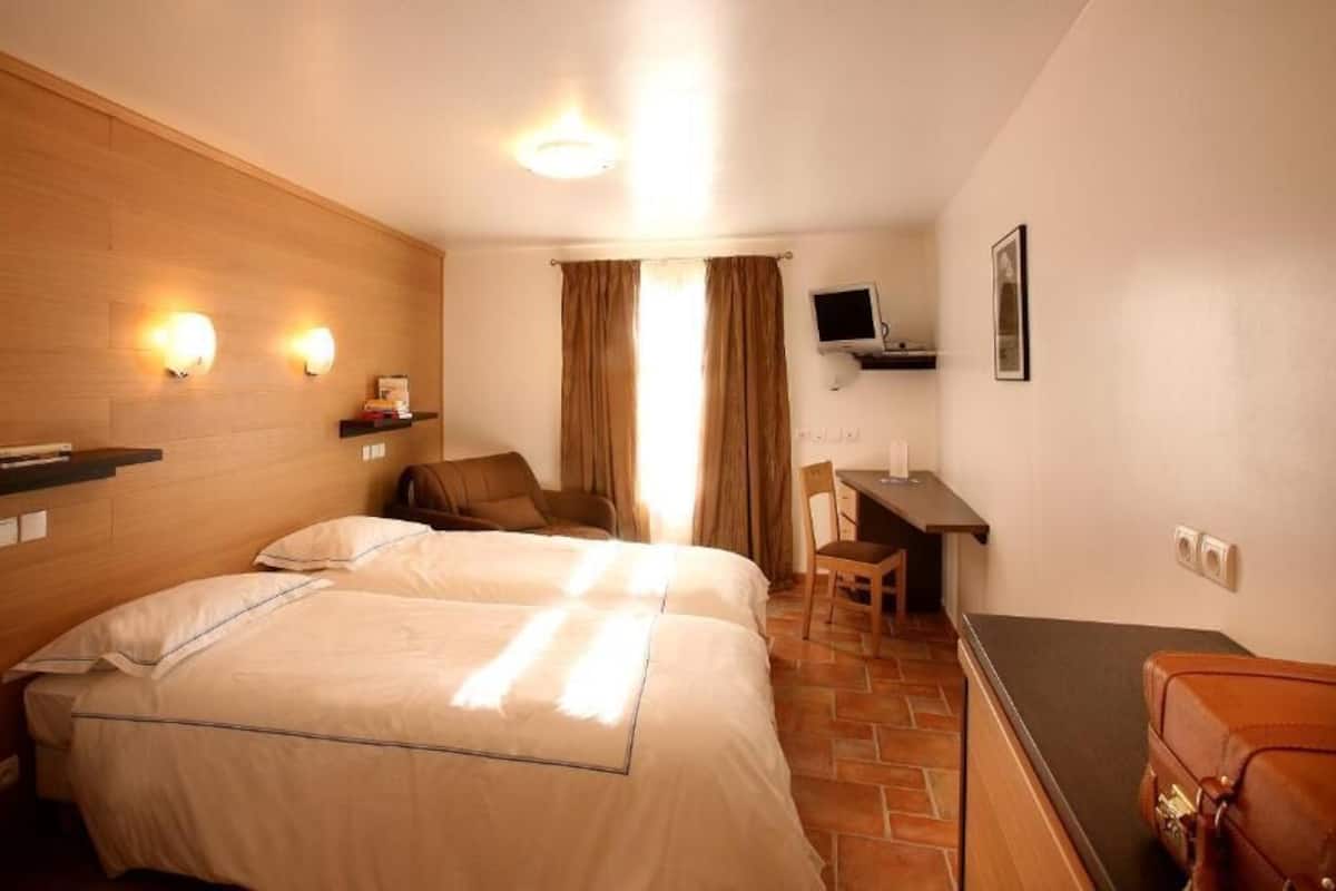 Habitación Confort con 1 cama doble o 2 individuales | Sábanas de algodón egipcio y ropa de cama de alta calidad