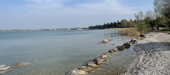 Exclusive new-build apartment with swimming pool in a quiet location