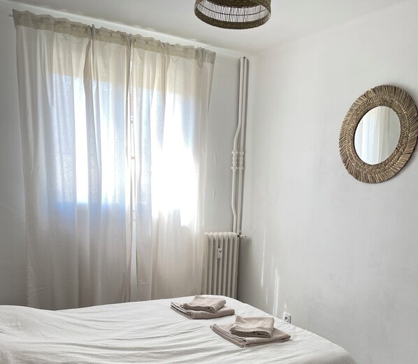 2 chambres, accĂšs au Wi-Fi (inclus), literie fournie