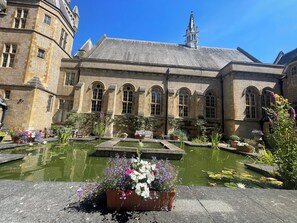 Enceinte de lâhĂ©bergement