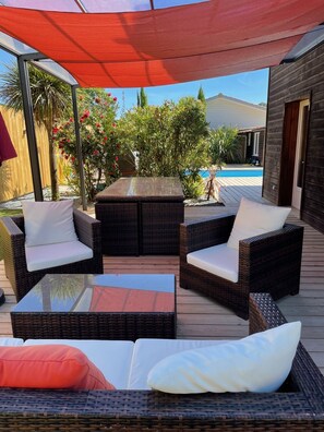 Terrace/patio - VILLA air-conditioned private covered heated swimming pool, jacuzzi, Sauna (Grayan-et-l'Hôpital)