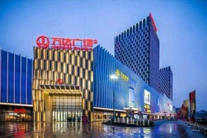 Exterior - Wanda Haiwei Deluxe Seaview Hotel Apartment (Yantai)