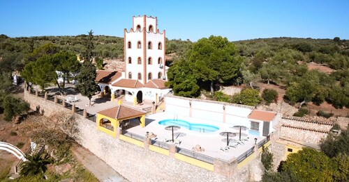 Rural Cortijo with the best views in the Sierra de Hornachuelos Natural Park.