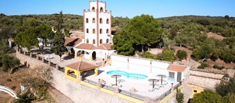 Rural Cortijo with the best views in the Sierra de Hornachuelos Natural Park.