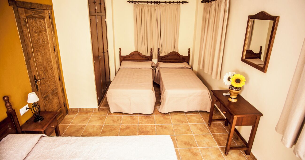 4 bedrooms, desk, iron/ironing board, travel cot