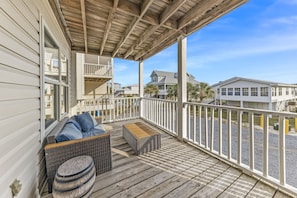 Family House, 3 Bedrooms, Balcony, Beach View | Balkoni