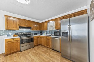 Family House, 3 Bedrooms, Balcony, Beach View | Private kitchen | Fridge, microwave, oven, stovetop