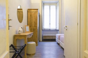 2 bedrooms, iron/ironing board, Internet, bed sheets