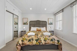 2 bedrooms, iron/ironing board, travel cot, WiFi