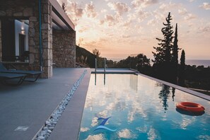 Outdoor pool, pool loungers - Modern 2 bedroom Villa Delta with Private Pool (LEFKADA)