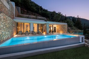 Outdoor pool, pool loungers