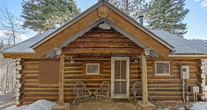 Historic Log Cabin, Incredible Lake Views, Pet Friendly!